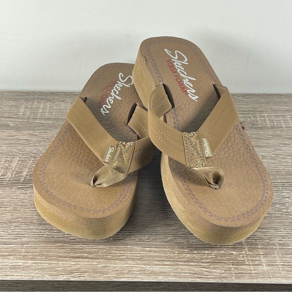 Skechers Platform Flip Flops - Picture 4 of 5